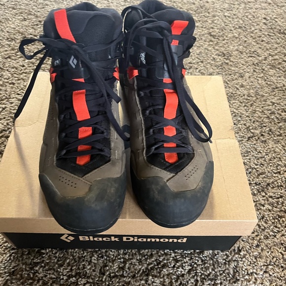 Black Diamond hiking/work/approach boots - Picture 9 of 10